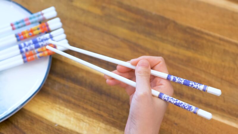 Standard grip of chopstick